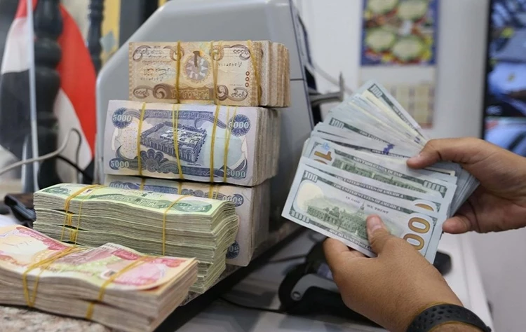 An economist is betting on the continued decline of the dollar price with this measure