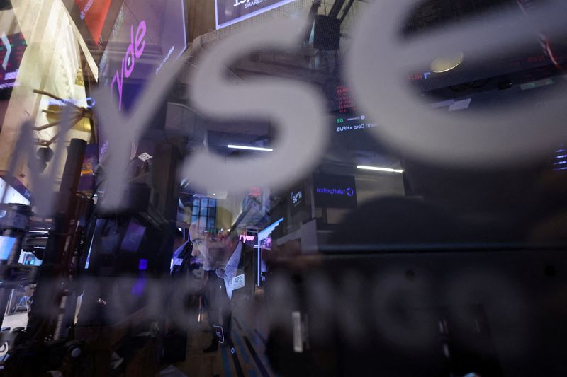 US stocks climb after substantial payrolls revision hints at rate cut