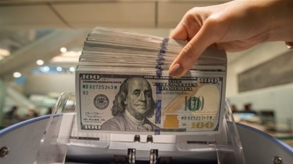 Foreign banks dive into the currency auction and Iraqi banks’ eyes are “white”.. What’s the secret