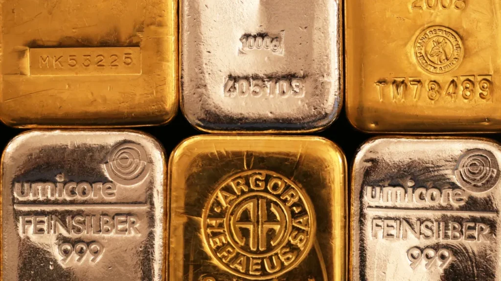 Gold, silver head for weekly gains on U.S. rate-cut momentum