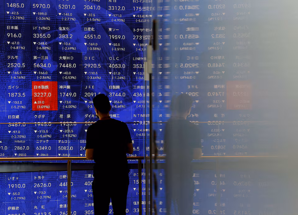 US stocks tumble, Treasury yields dip after CPI, debate