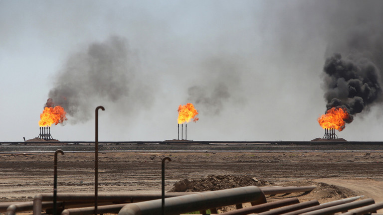 Iraqi economist expects oil price to rise to $200 if war extends to Gulf