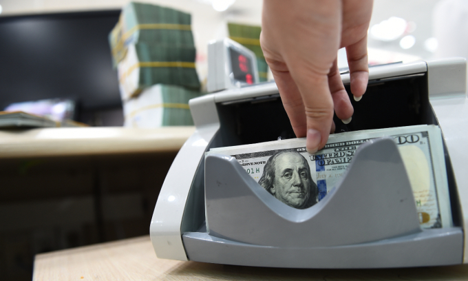 Dollar gains over Dong (VND)