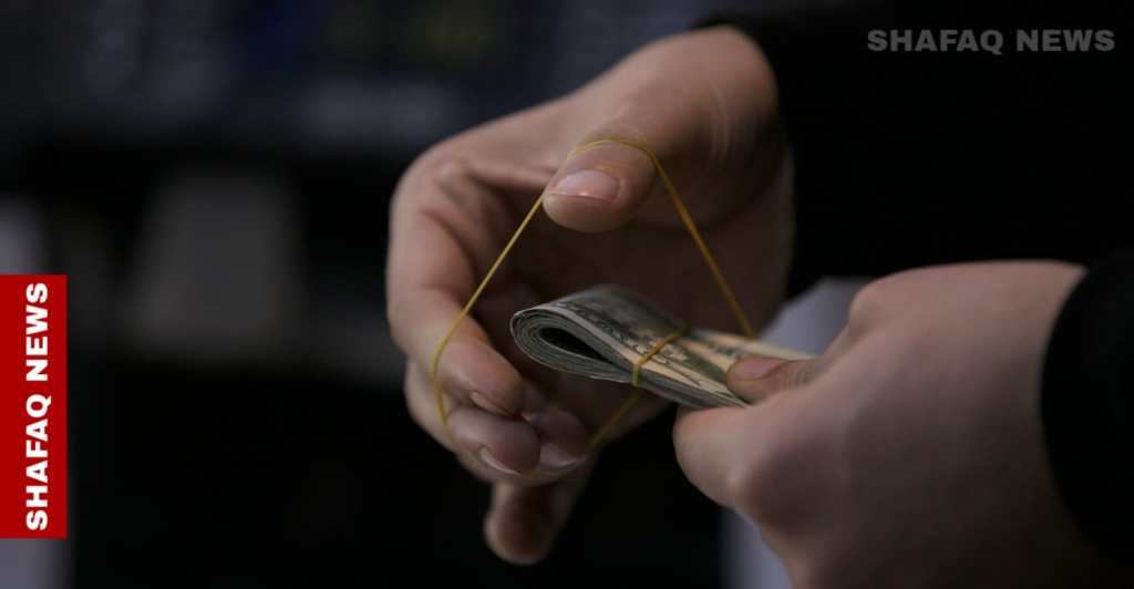 Dollar prices stabilize in Baghdad, drop in Erbil