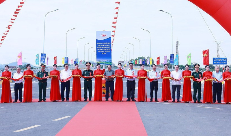 New Phong Chau bridge heals wounds, rekindles trust, happiness: PM