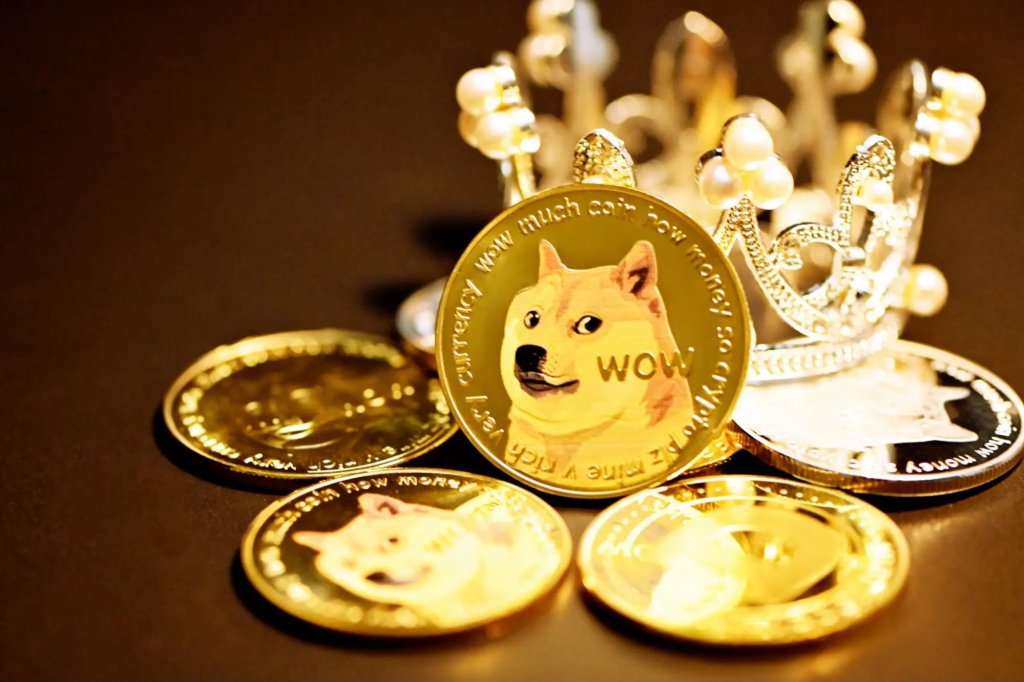 Dogecoin on Edge as Critical Breakout Looms After Months of Losses