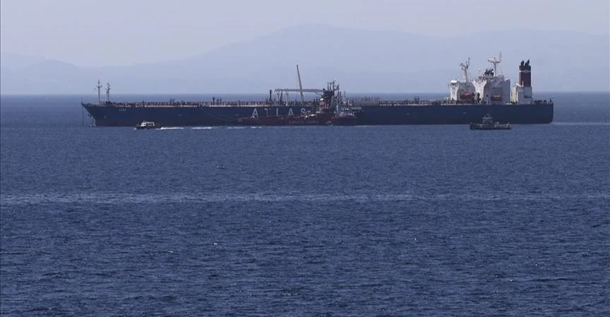 Six oil tankers pass Hormuz ahead of US-Iran talks