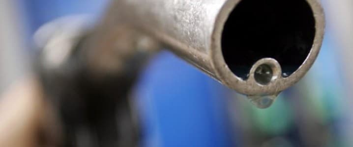 Gas Prices Dip Below $4 Per Gallon While Oil Prices Reverse Downtrend
