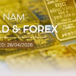 Infographic: Domestic and global gold prices plunge on April 28