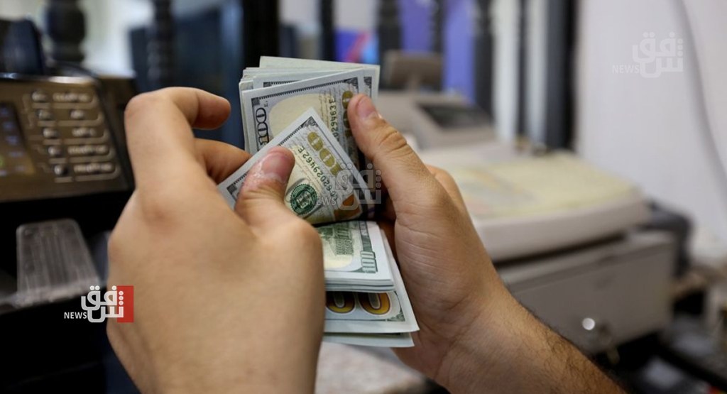 Dollar falls as markets bet on US-Iran breakthrough