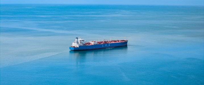 India Signs LPG and Strategic Oil Reserves Deal with UAE