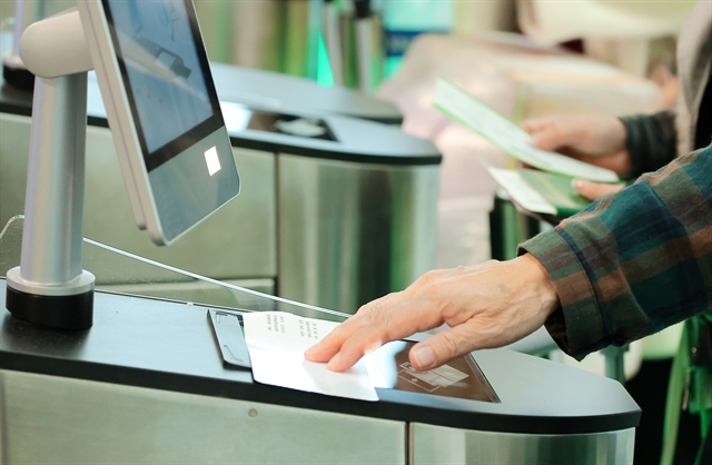 Tax department defends proposed travel ban for those with VNĐ1 million or more in tax debts