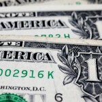 Dollar edges higher against dong on black market
