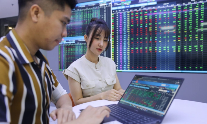 Stocks reach new historic peak