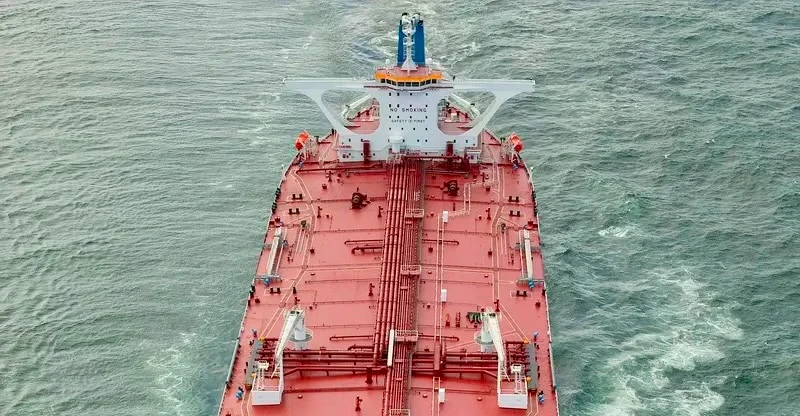 Oil prices slump under rising Hormuz shipping