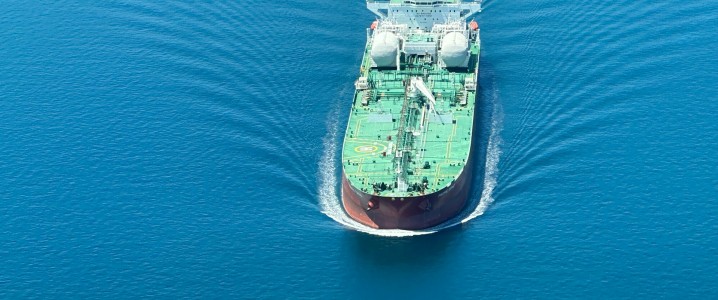 First Iranian Oil Moves Past U.S. Blockade Ahead of Deal Signing