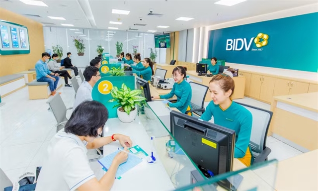 VN-Index breaches below 1,800 threshold on profit-taking pressure