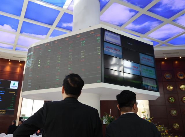 Việt Nam well placed to attract global capital flows: experts