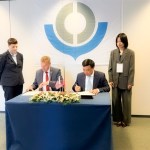 Việt Nam, US sign MoU for real-time customs data exchange
