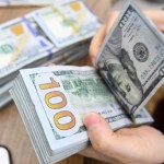 Dollar rises against dong