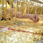 Gold prices continue to decline