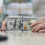 Dollar rises against dong
