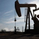 Oil climbs over shaky Tehran-Washington talks