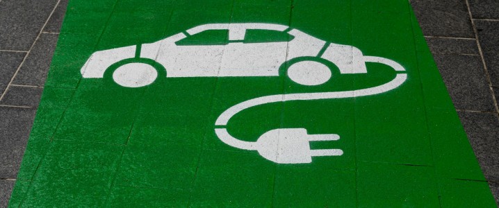 Oil Price Shock Fuels 35% Surge in Global EV Sales