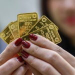 Gold prices gain