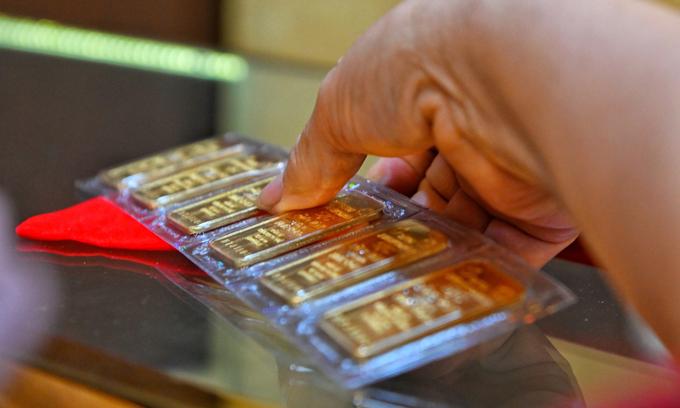 Gold prices decline for 2nd time Tuesday