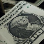 Dollar rises against dong
