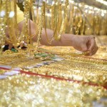 Gold prices drop