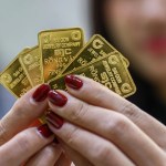 Gold prices rebound after morning drop