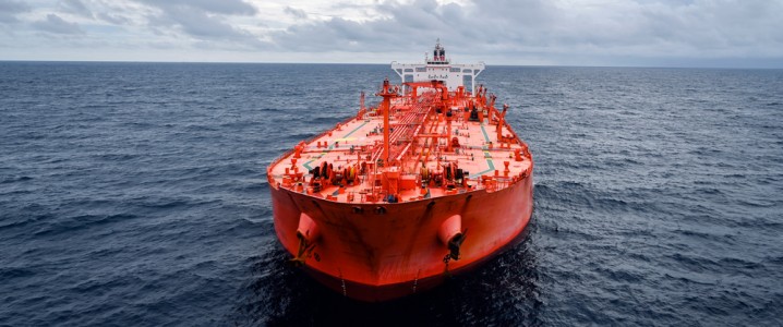Chinese Oil Tankers Turn Back as Hormuz Risks Mount