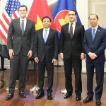 Deputy PM meets with senior US officials