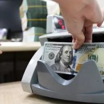 Dollar weakens against dong