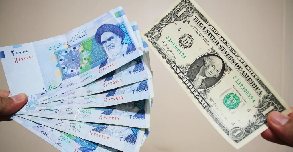 Iranian currency falls as USD tops 230K tomans in free market