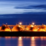 Qatar and UAE Turn to Rare LNG Ship Transfers as Hormuz Crisis Drags On