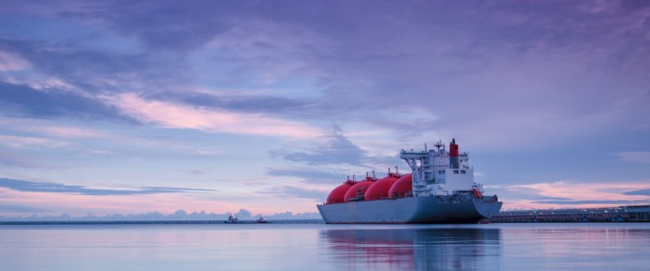 ADNOC Keeps Loading LNG as Hormuz Risks Intensify