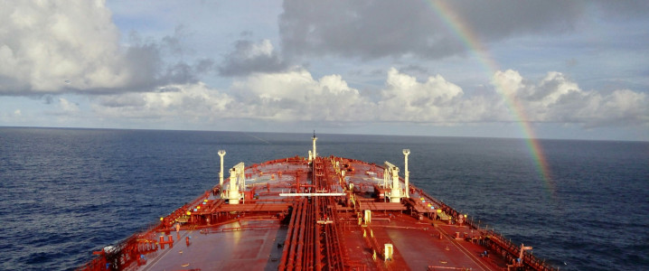 Oil Tumbles 3% as Iran Floats Hormuz Reopening Within a Week