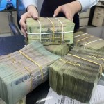 Bank deposits overtake credit growth in late August