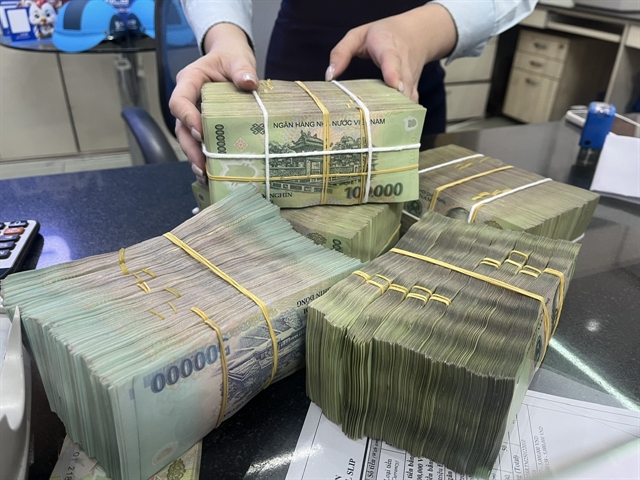 Bank deposits overtake credit growth in late August