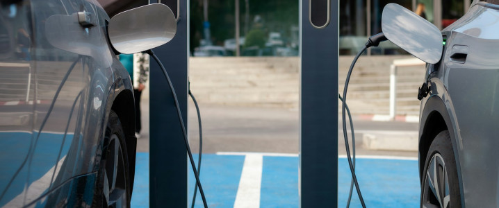 EU Electric Vehicle Sales Hit Record as Fuel Prices Surge