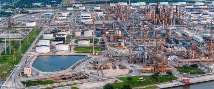 Shell’s Refining Margin Jumps 75% as Fuel Supplies Dry Up