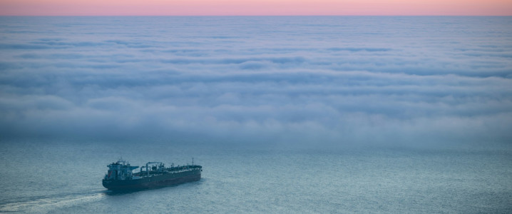 Oil Jumps 5% as Iran Steps Up Attacks on Hormuz Tankers