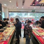 Gold buyers urged to prepare cashless payments under new rules